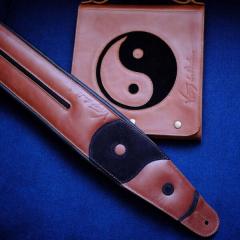 VICTOR WOOTEN – SIGNATURE STRAP YIN YANG 4″ Guitar Strap【Made In Chile】【ハンドメイド】【ストラップ】