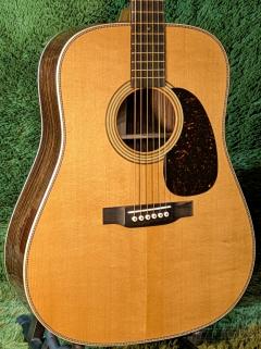D-28 Modern Deluxe #2853215【目の詰まったトップ材が好印象】-当店限定特典付き-