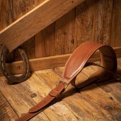1938 The Johnson Strap Aniline -Mid Brown-【ギブソンフロア取扱品】