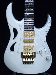 PIA3761 -Stallion White-【Steve Vai Signature】【Made In Japan】【GIG BAGプレゼント!!】【48回金利0%対象】