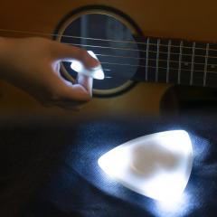 NAOMI Led Pick -WHITE- 《高感度LEDライト搭載ピック》【オンラインストア限定】