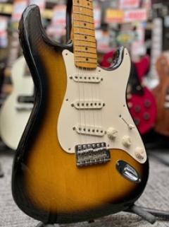 American Vintage '57 Stratocaster -2-Color Sunburst- 2000年製【48回金利0%対象】
