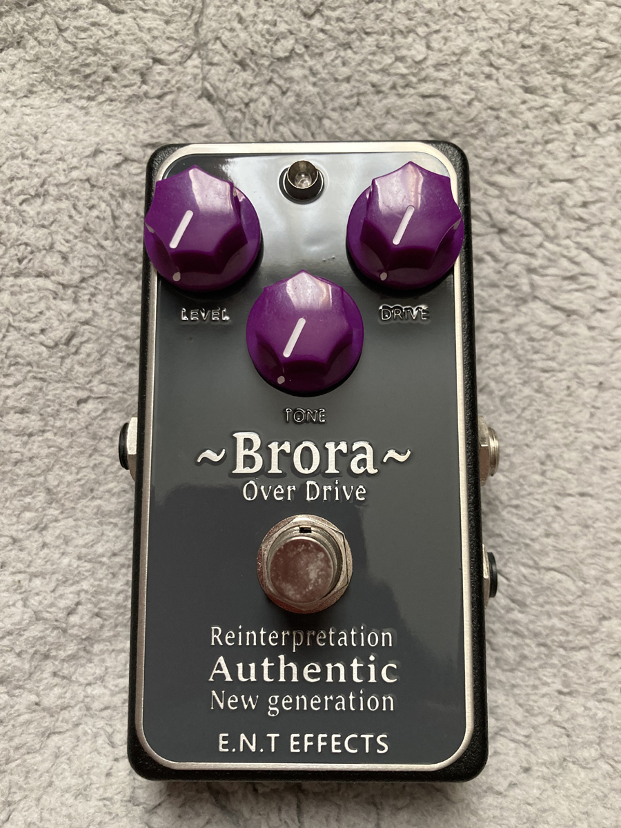 大人女性の E.N.T EFFECTS Brora overdrive オーバードライブ ギター