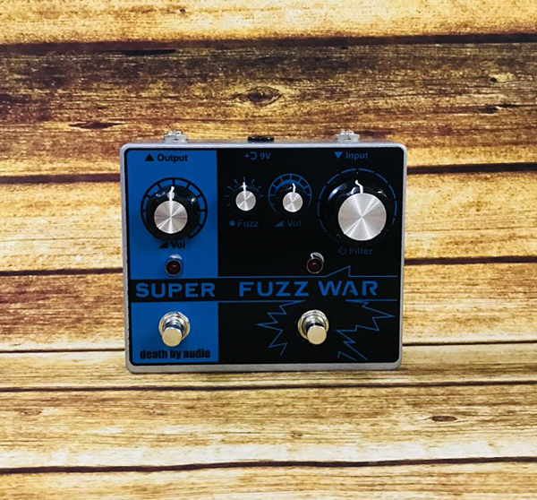 Amazon.com: Death by Audio Fuzz War Pedal w/ Power Supply : Musical  Instruments